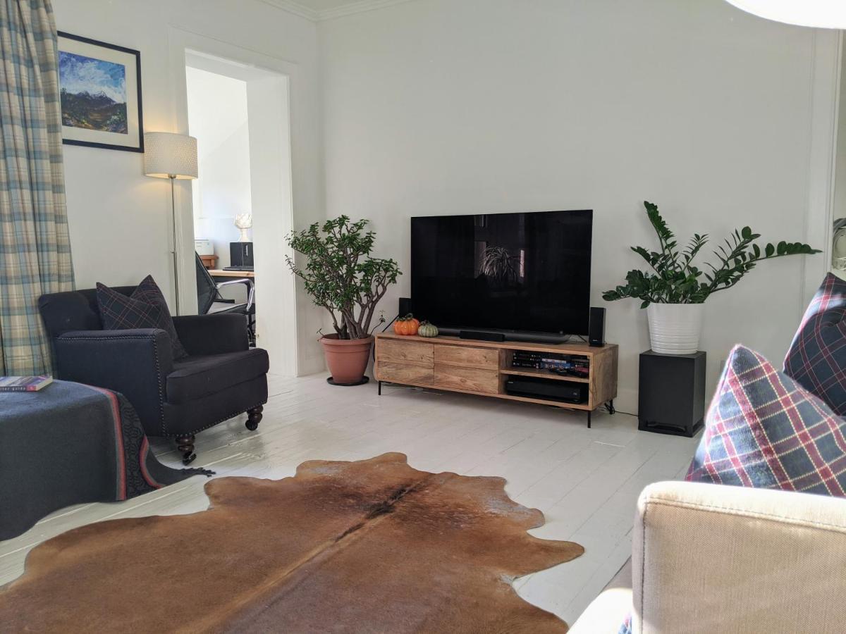 Central Hawick Spacious Stylish Flat With Log Burner Exteriör bild